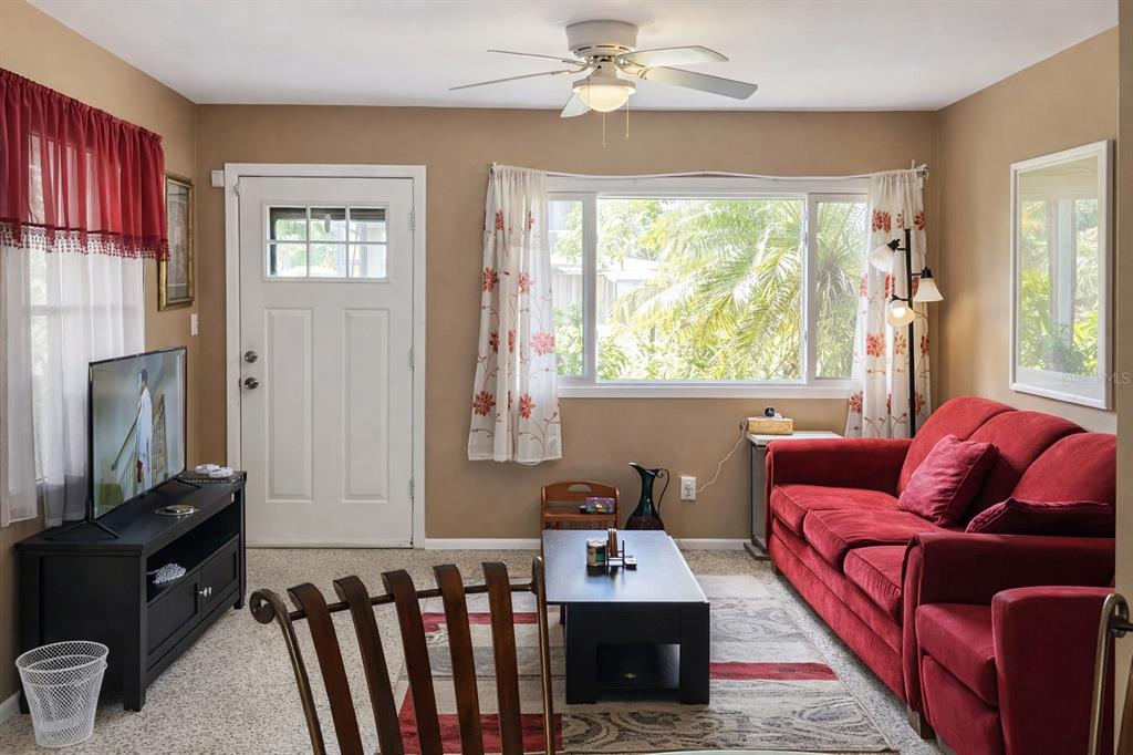 10627 105th Street Largo, FL 33773 - Photo 3 of 18