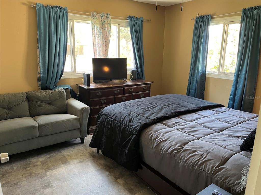 10627 105th Street Largo, FL 33773 - Photo 10 of 18