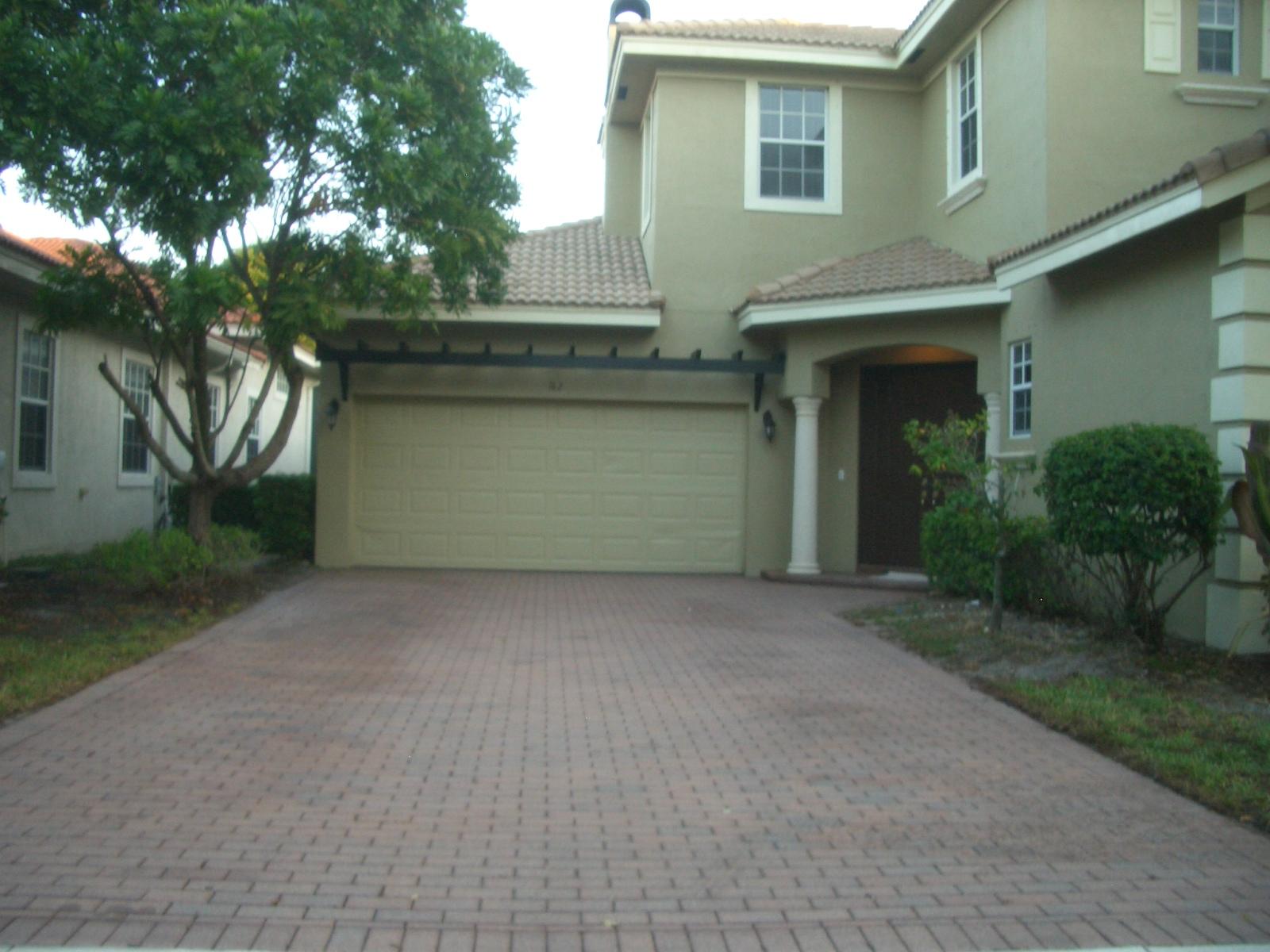 182 Via Catalunha Jupiter, FL 33458 - Photo 4 of 39 CIMG6241