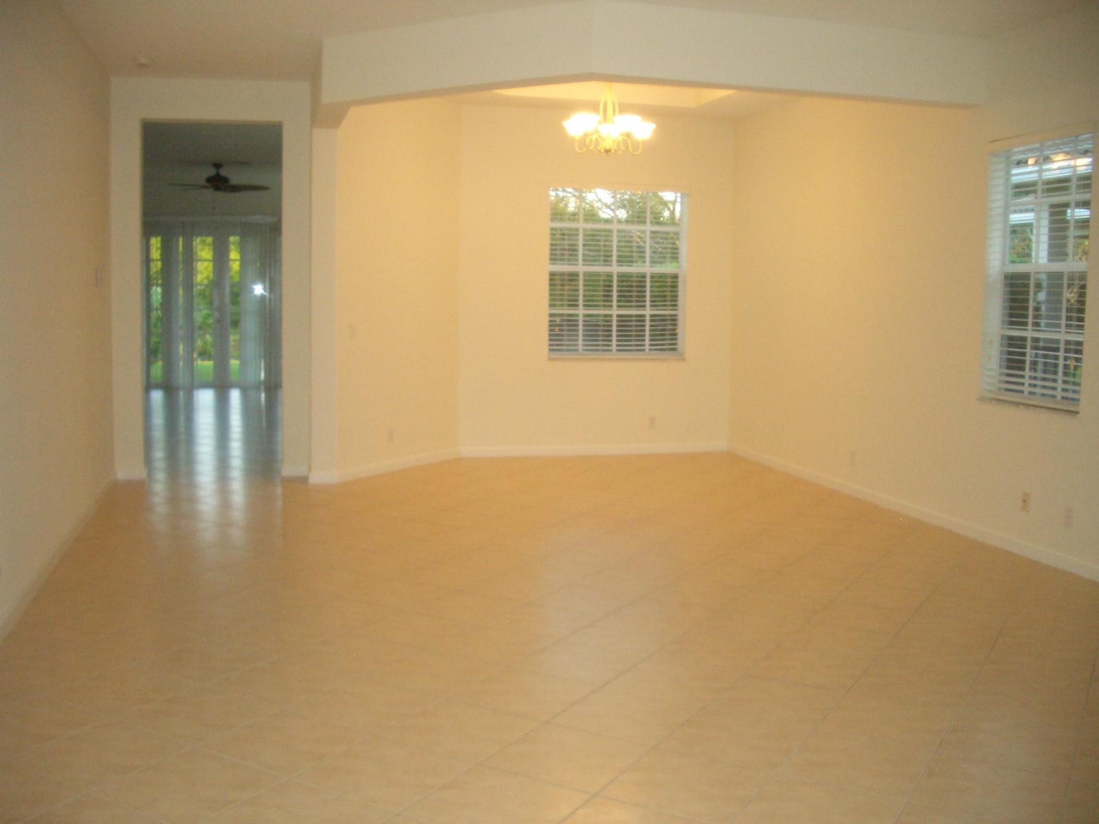 182 Via Catalunha Jupiter, FL 33458 - Photo 5 of 39 CIMG6242