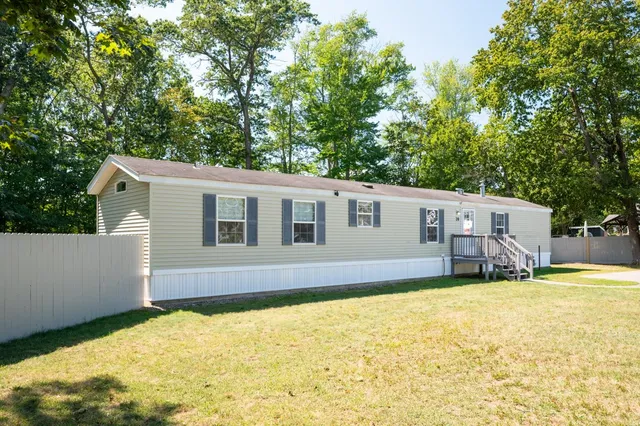 $434,900 | 20 Railroad Avenue, Seabrook, NH 03874