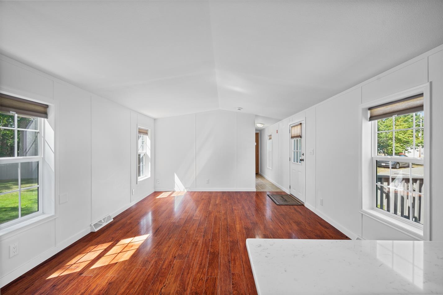 20 Railroad Avenue Seabrook, NH 03874 - Photo 14 of 38