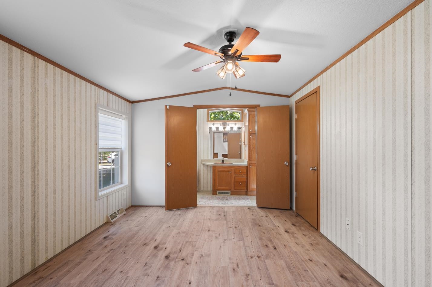 20 Railroad Avenue Seabrook, NH 03874 - Photo 19 of 38