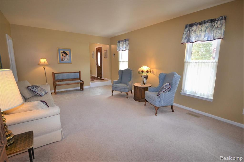 35444 Fredericksburg Road Farmington Hills, MI 48331 - Photo 18 of 52