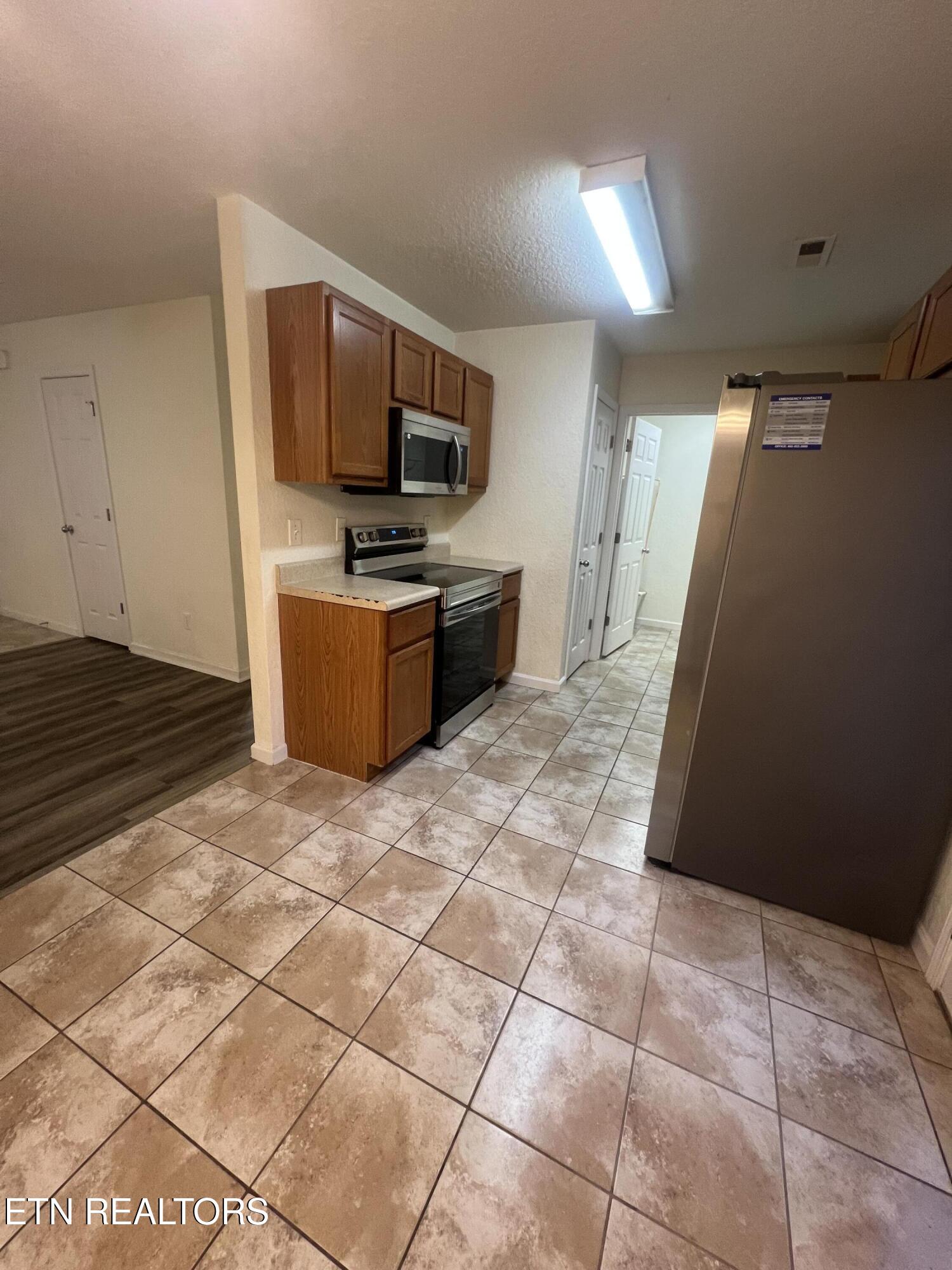 5629 Ridgewood Road Knoxville, TN 37918 - Photo 4 of 11 kitchen/dining