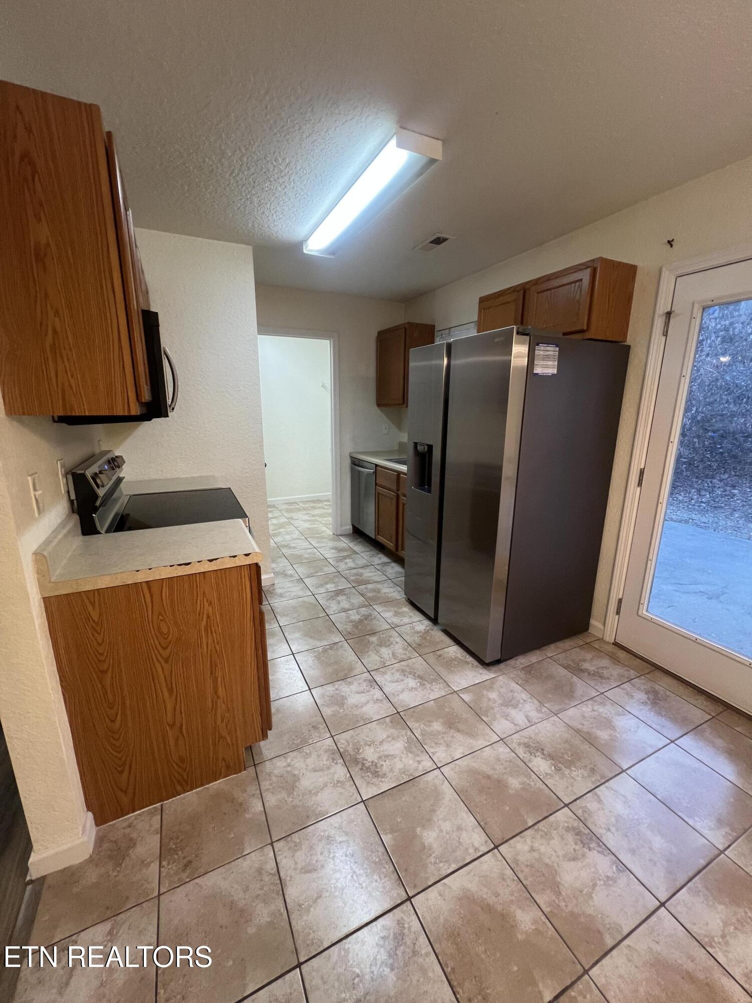 5629 Ridgewood Road Knoxville, TN 37918 - Photo 5 of 11 kitchen