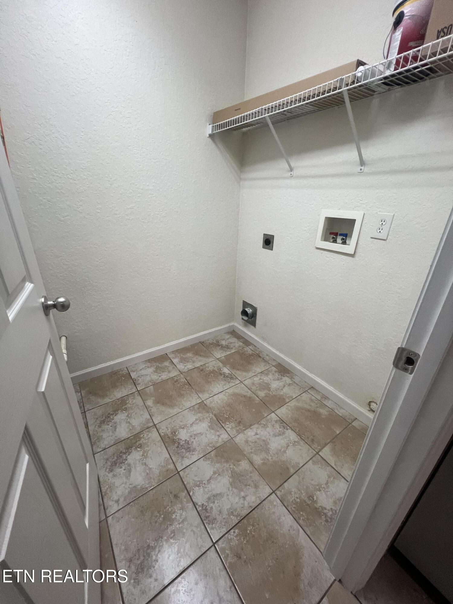 5629 Ridgewood Road Knoxville, TN 37918 - Photo 6 of 11 Laundry