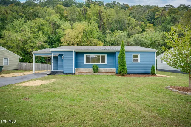 $1,600 | 1210 Thomas Boulevard, Elizabethton, TN 37643
