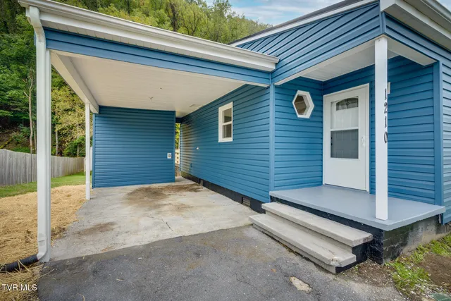 $1,600 | 1210 Thomas Boulevard, Elizabethton, TN 37643