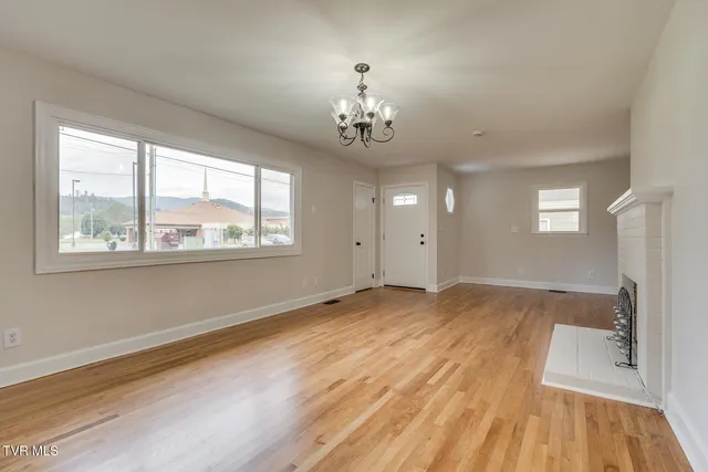 $1,600 | 1210 Thomas Boulevard, Elizabethton, TN 37643