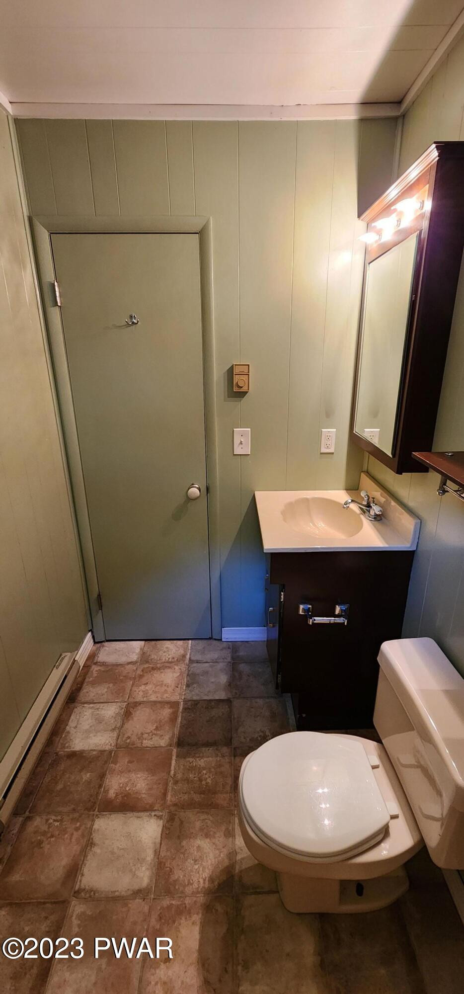 32 Kensington Road Hawley, PA 18428 - Photo 17 of 32 Bathroom 2