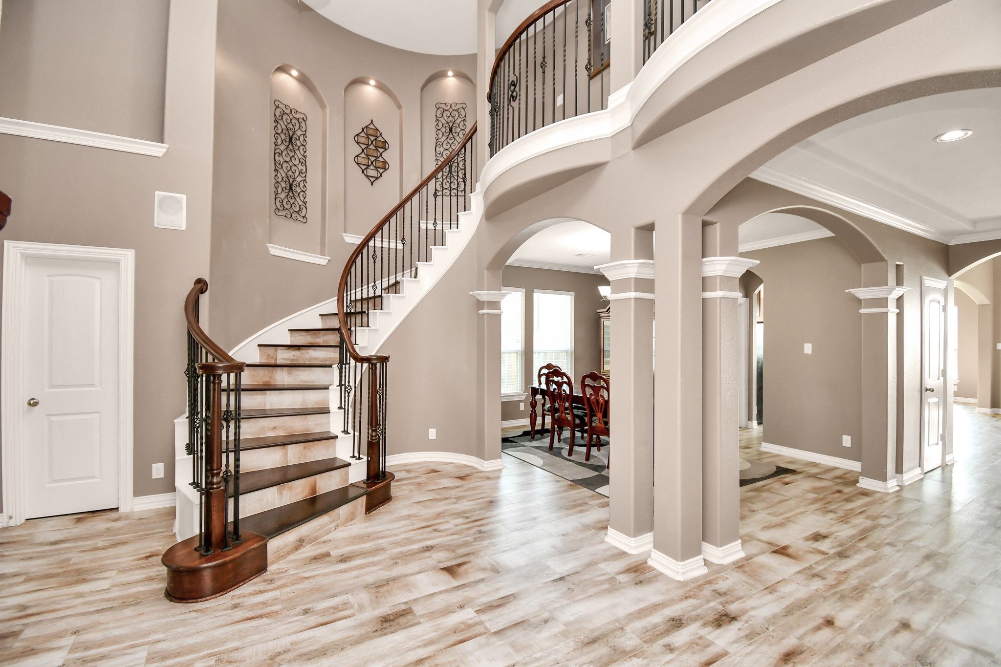 9511 Emerald Lakes Drive Rosharon, TX 77583 - Photo 5 of 38 a view of entryway and hall with wooden floor