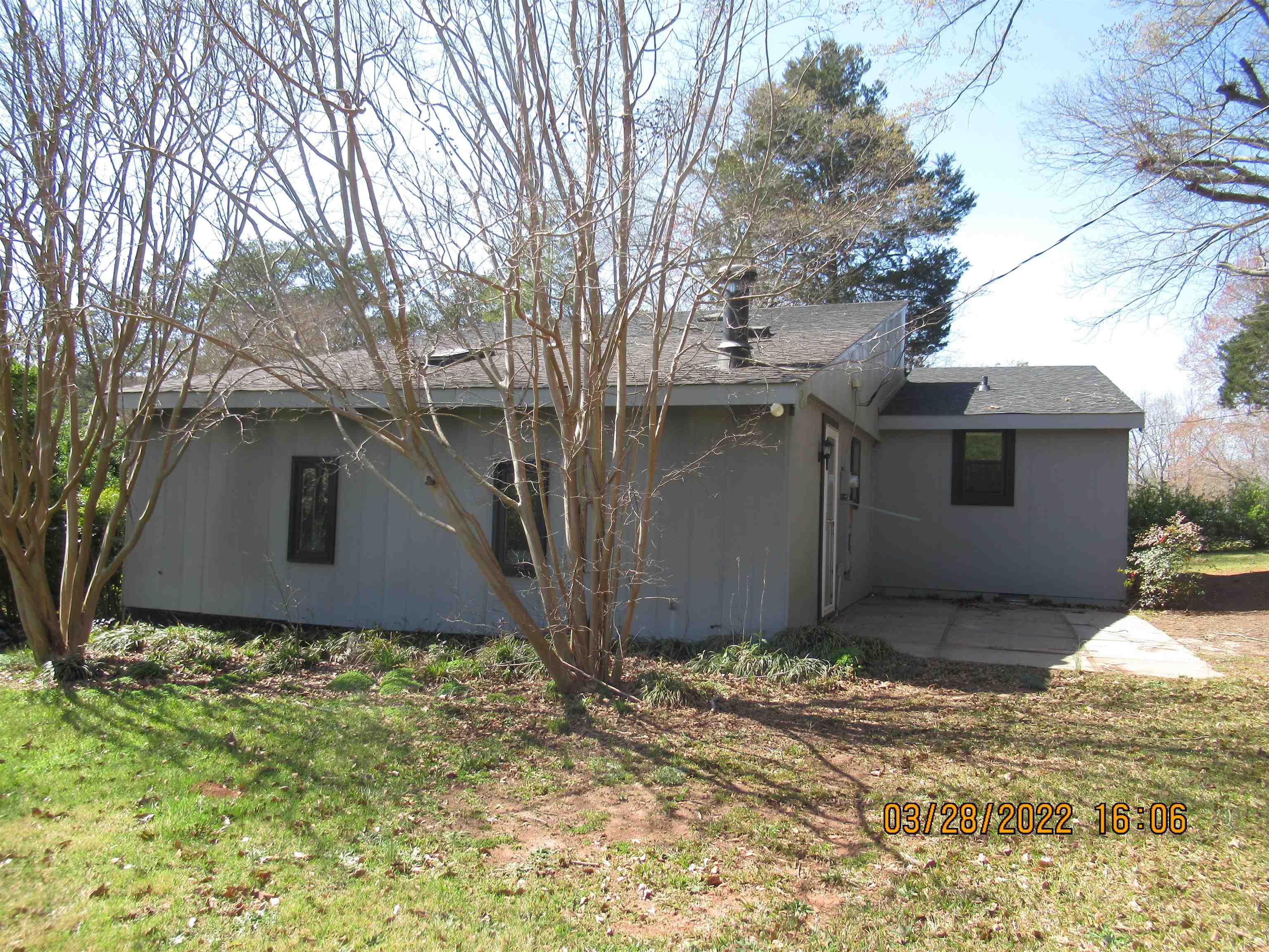 335 Strickland Road Campobello, SC 29322 - Photo 4 of 18