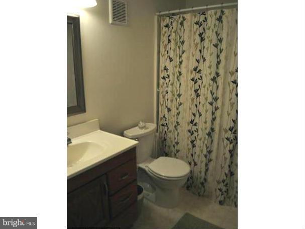8222 Tory Road, Unit 145 Springfield, VA 22152 - Photo 12 of 17 Bath