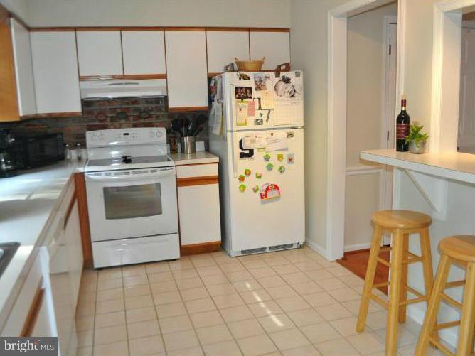 8222 Tory Road, Unit 145 Springfield, VA 22152 - Photo 4 of 17 Kitchen