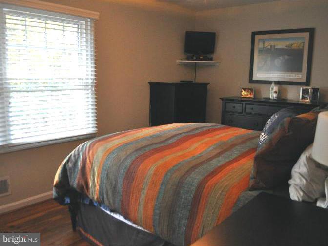 8222 Tory Road, Unit 145 Springfield, VA 22152 - Photo 9 of 17 Bedroom (Master)