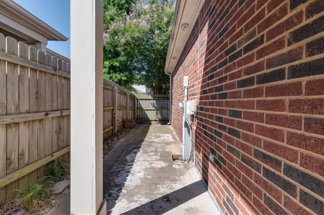 a view of a pathway both side of building