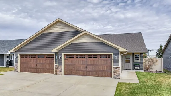 $319,900 | 5643 Grn Pk Drive, Eau Claire, WI 54703