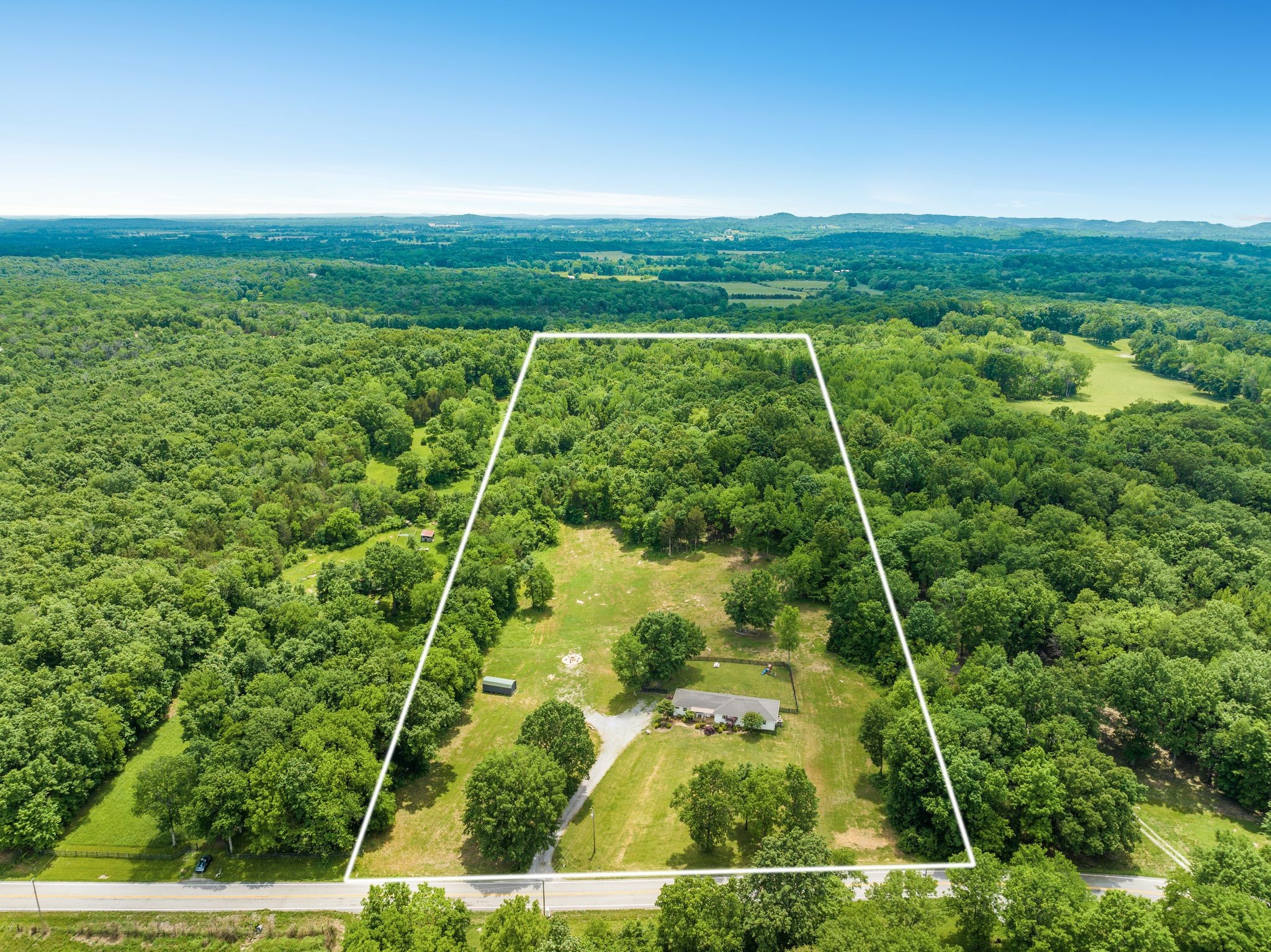 8537 Taliaferro Road Eagleville, TN 37060 - Photo 3 of 41