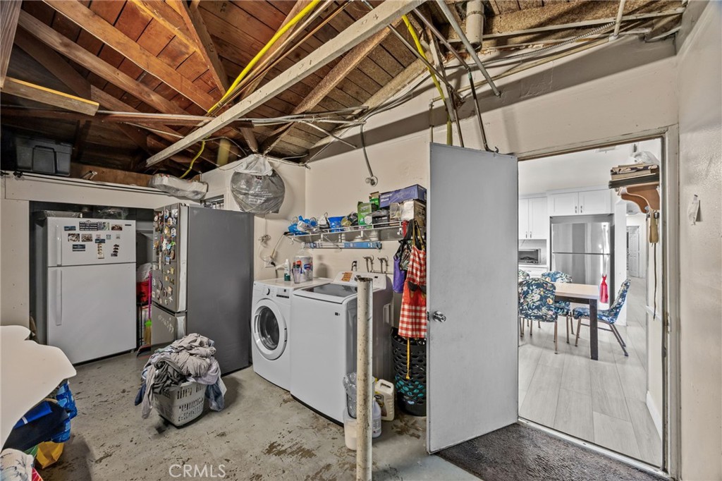 11918 Cedarvale Street Norwalk, CA 90650 - Photo 21 of 26 Laundry in the garage