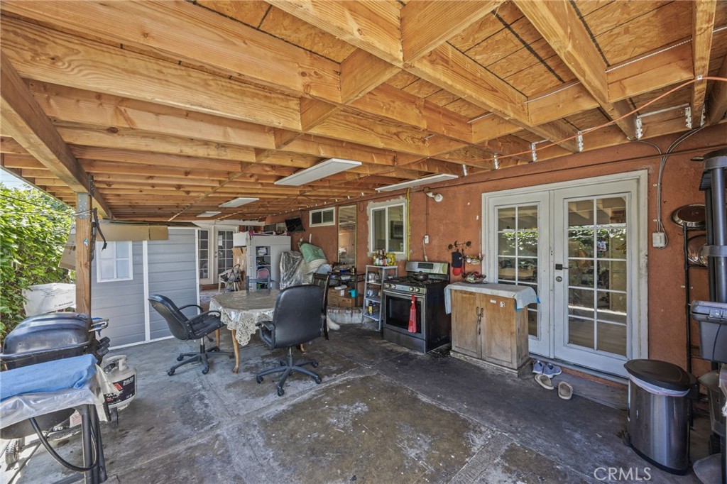 11918 Cedarvale Street Norwalk, CA 90650 - Photo 22 of 26 Covered patio