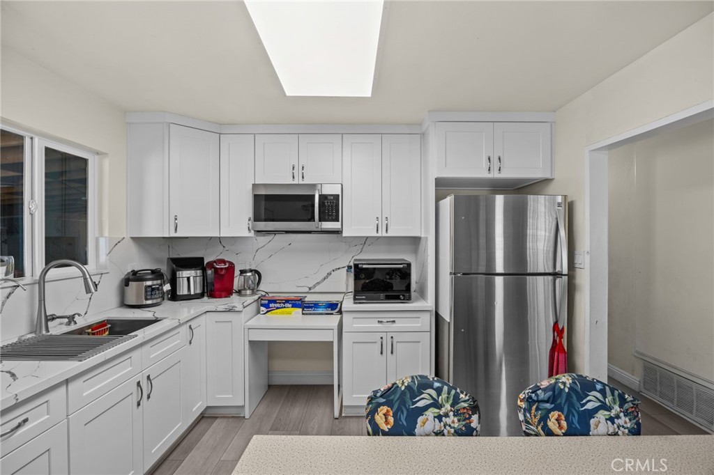 11918 Cedarvale Street Norwalk, CA 90650 - Photo 7 of 26