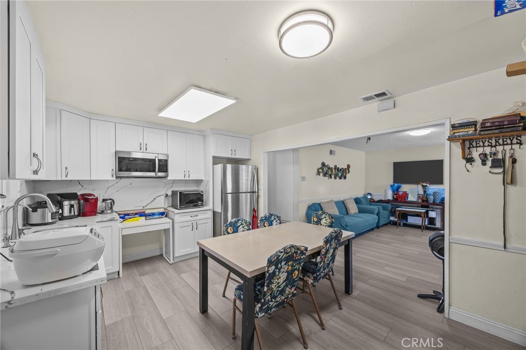 11918 Cedarvale Street Norwalk, CA 90650 - Photo 8 of 26