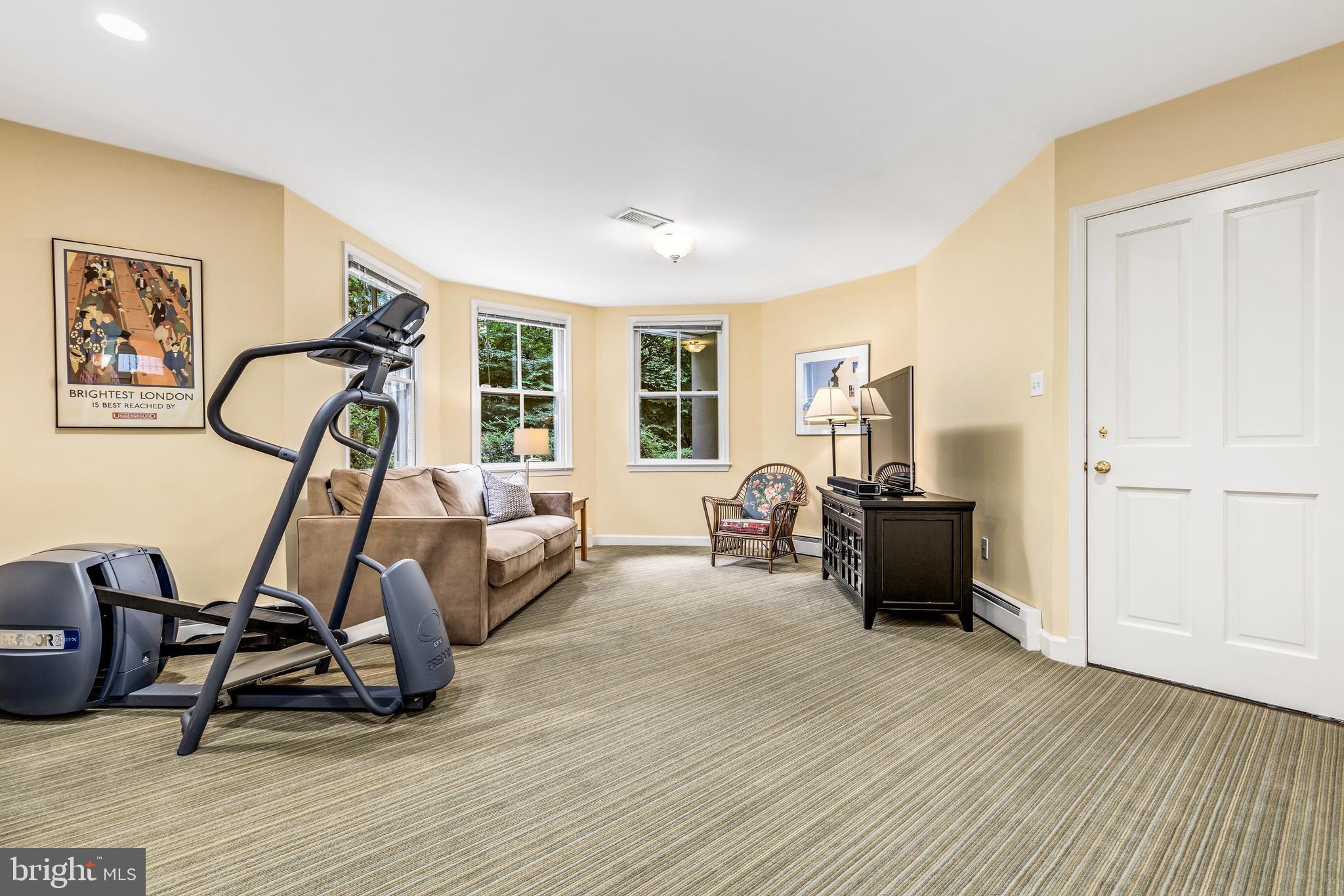 5808 Warwick Place Chevy Chase, MD 20815 - Photo 24 of 40