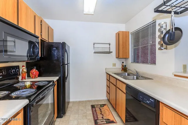 $1,150 | 3040 East Shea Boulevard, Unit 1, Phoenix, AZ 85028