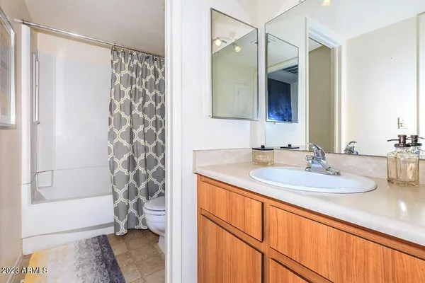 $1,175 | 3040 East Shea Boulevard, Unit 1, Phoenix, AZ 85028