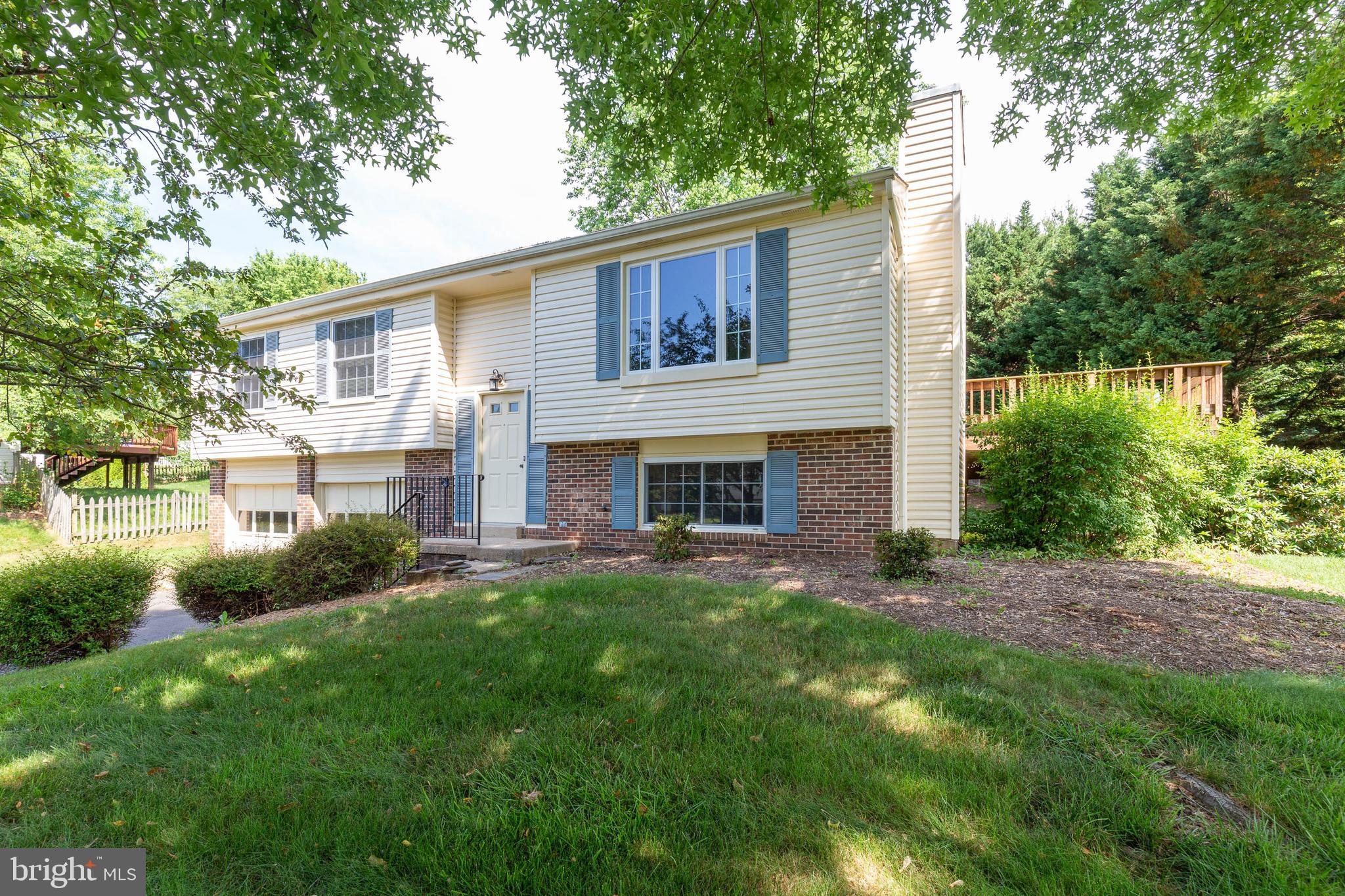 4420 Cub Run Road Chantilly, VA 20151 - Photo 2 of 20 2 Car Garage Updated Split Level Home
