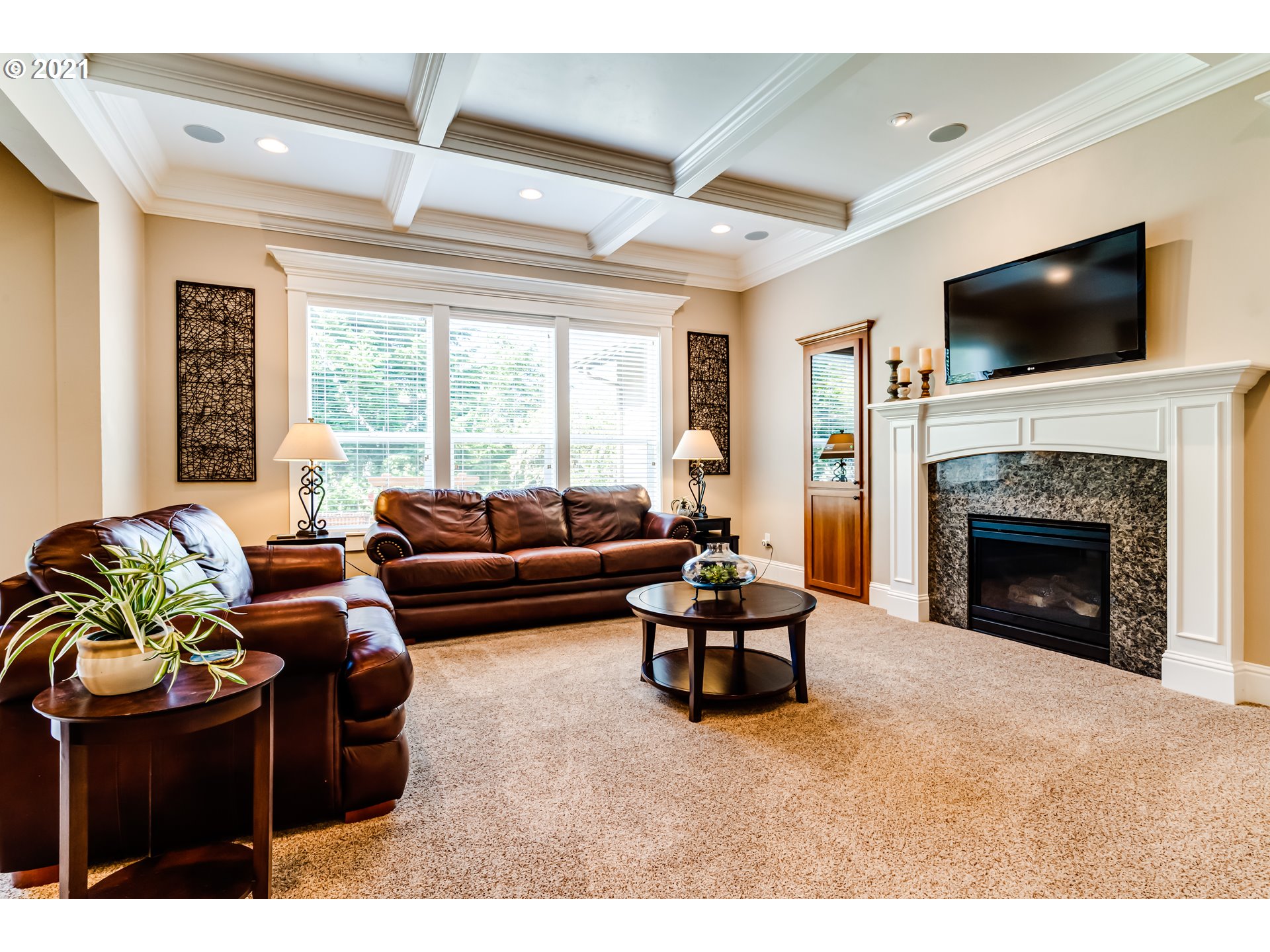 3443 Timberbrook Way Eugene, OR 97405 - Photo 2 of 31 Gallery Image 2