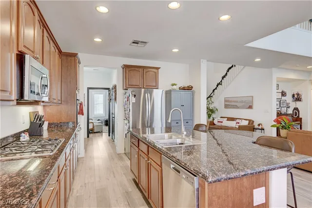 $690,000 | 8810 Arroyo Azul Street, Las Vegas, NV 89131