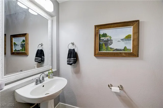 $690,000 | 8810 Arroyo Azul Street, Las Vegas, NV 89131