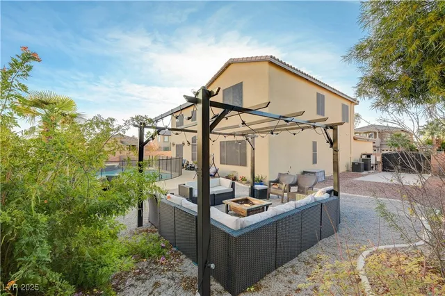 $690,000 | 8810 Arroyo Azul Street, Las Vegas, NV 89131