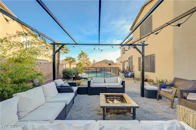 $690,000 | 8810 Arroyo Azul Street, Las Vegas, NV 89131