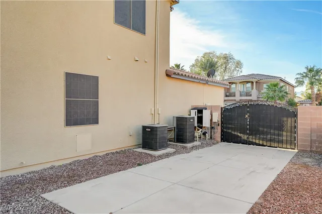 $690,000 | 8810 Arroyo Azul Street, Las Vegas, NV 89131
