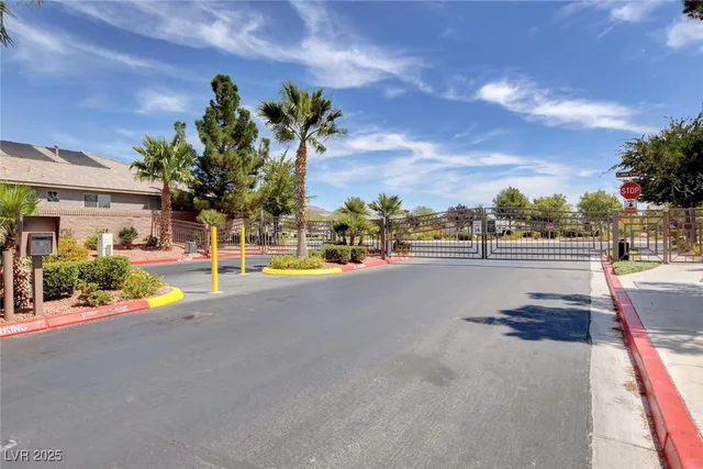 $690,000 | 8810 Arroyo Azul Street, Las Vegas, NV 89131