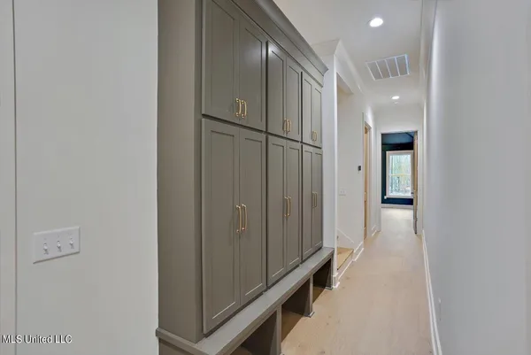 $899,900 | 172 Chantilly Drive, Madison, MS 39110