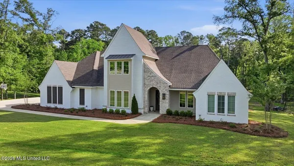 $899,900 | 172 Chantilly Drive, Madison, MS 39110