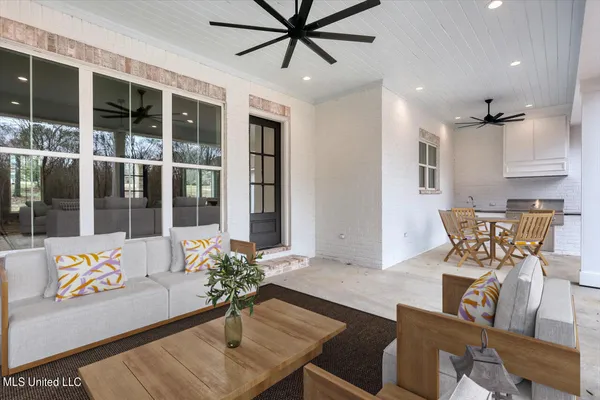 $899,900 | 172 Chantilly Drive, Madison, MS 39110