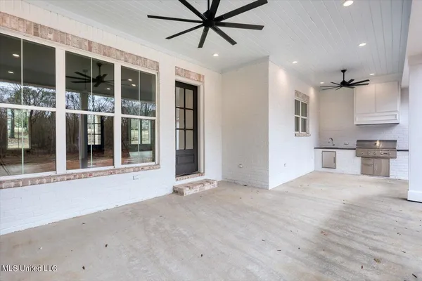 $899,900 | 172 Chantilly Drive, Madison, MS 39110