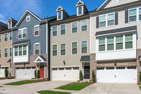 $430,000 | 822 Richmont Grove Lane, Apex, NC 27523