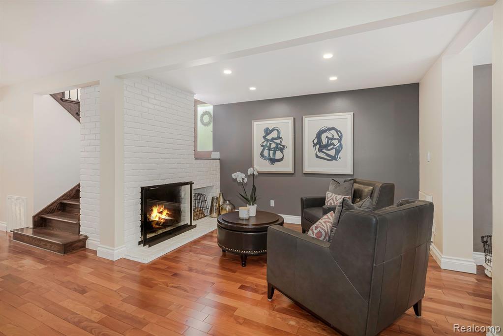 29746 Highmeadow Road Farmington Hills, MI 48334 - Photo 12 of 46