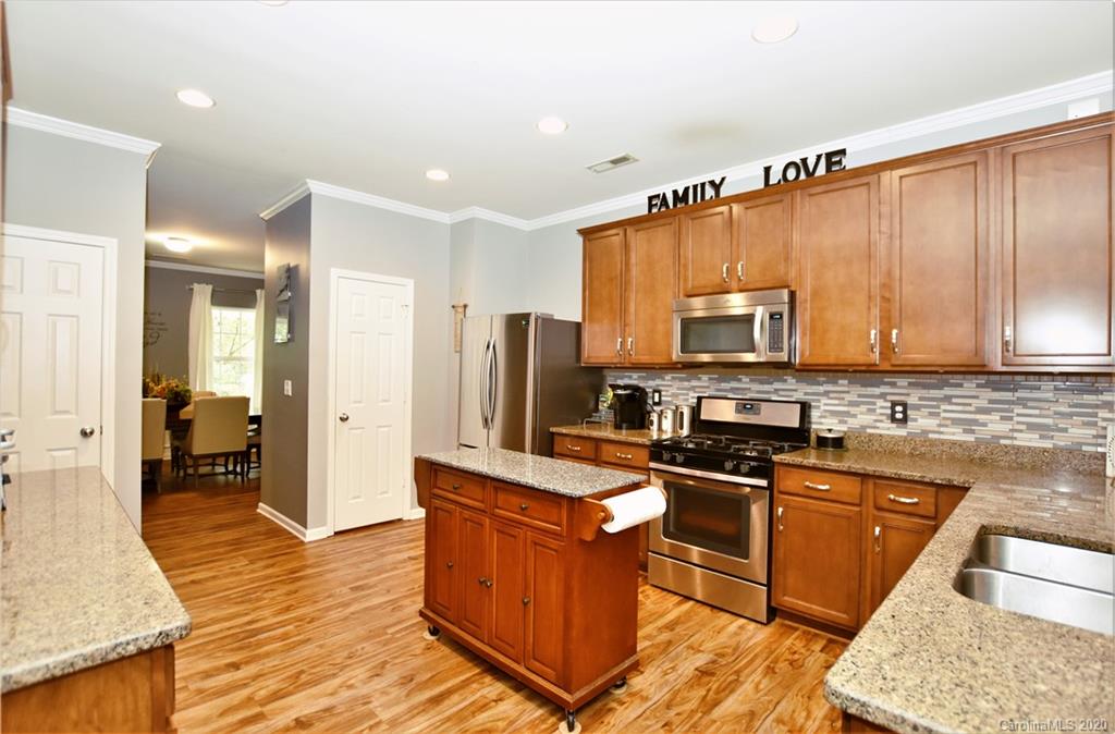 8634 Heartleaf Road Charlotte, NC 28227 - Photo 8 of 40 Gallery Image 8