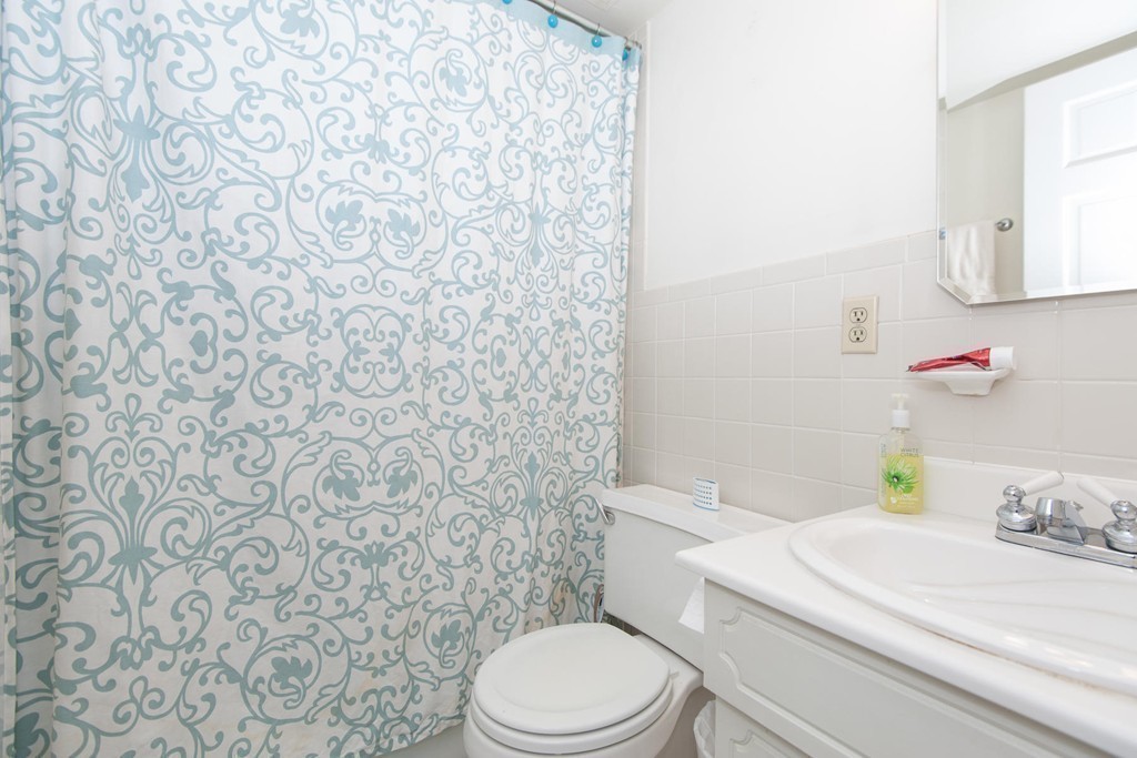 120 Commercial Street, Unit 32 Boston, MA 02109 - Photo 9 of 14