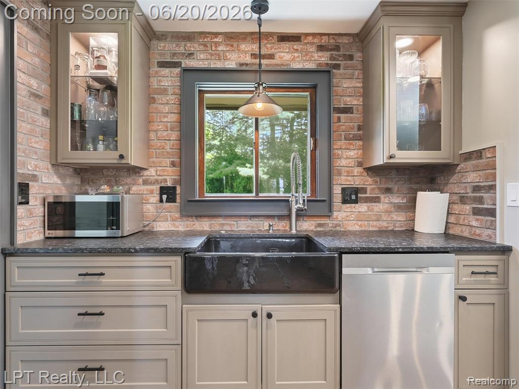 3700 Napier Road Canton, MI 48187 - Photo 15 of 27