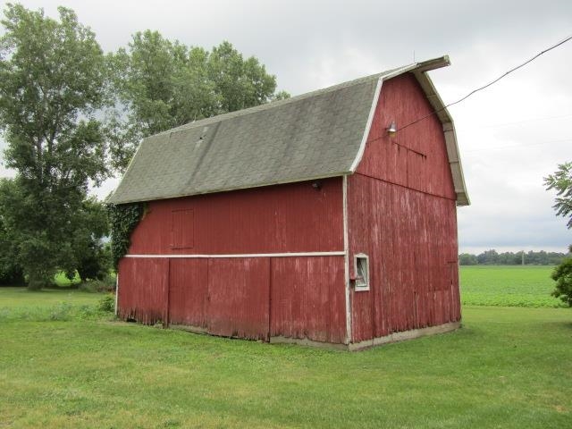 2107 South Kerby Road Corunna, MI 48817 - Photo 4 of 14 50085576-3.JPG