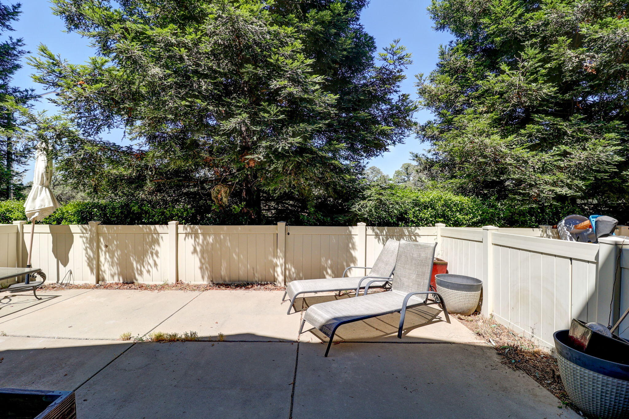 3144 Niklaus Path Redding, CA 96002 - Photo 18 of 24 Back yard