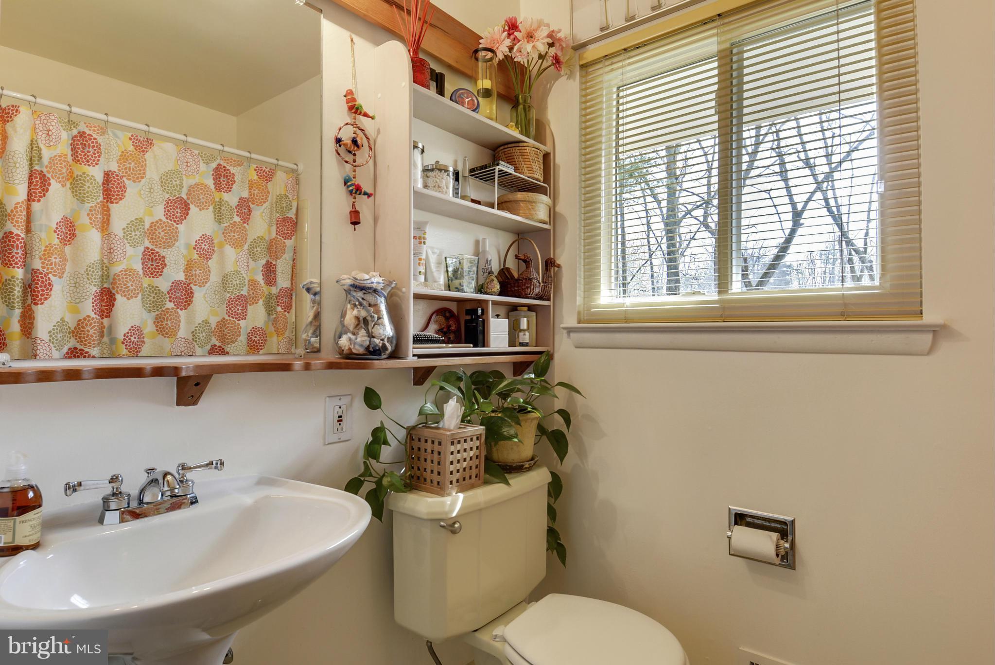 604 Winona Court Silver Spring, MD 20902 - Photo 13 of 30 Bath on Main Level
